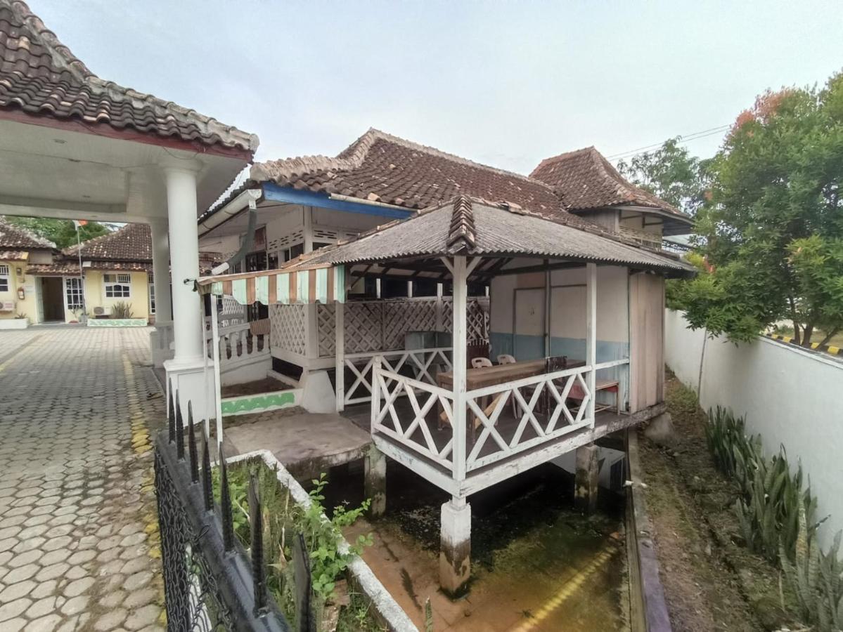 Baturaja  Hotel Redante 1 מראה חיצוני תמונה
