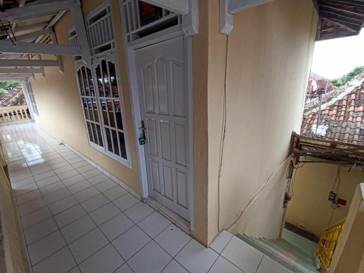 Baturaja  Hotel Redante 1 מראה חיצוני תמונה